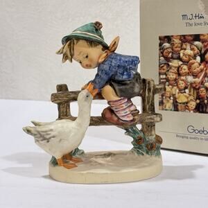 HUMMEL “BARNYARD HERO” #195 2/0 👑🐝 GEESE DO BITE🪿👦 Rare With Box T18